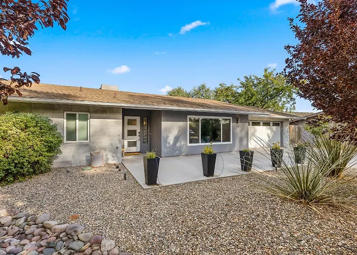 Trendy 3br In Sedona: Hot Tub/fire-pit /central Location * Sedona