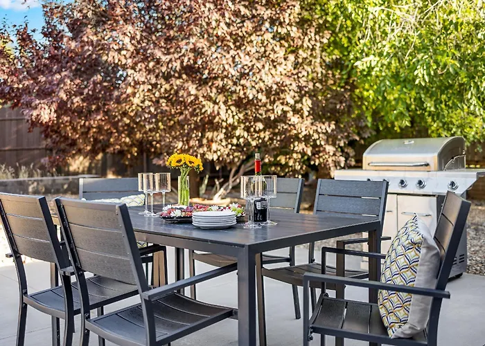 Trendy 3br In Sedona: Hot Tub/fire-pit /central Location *